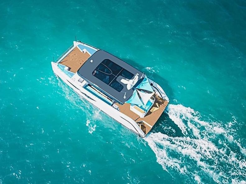 Photo 2 of Catamaran Ozone