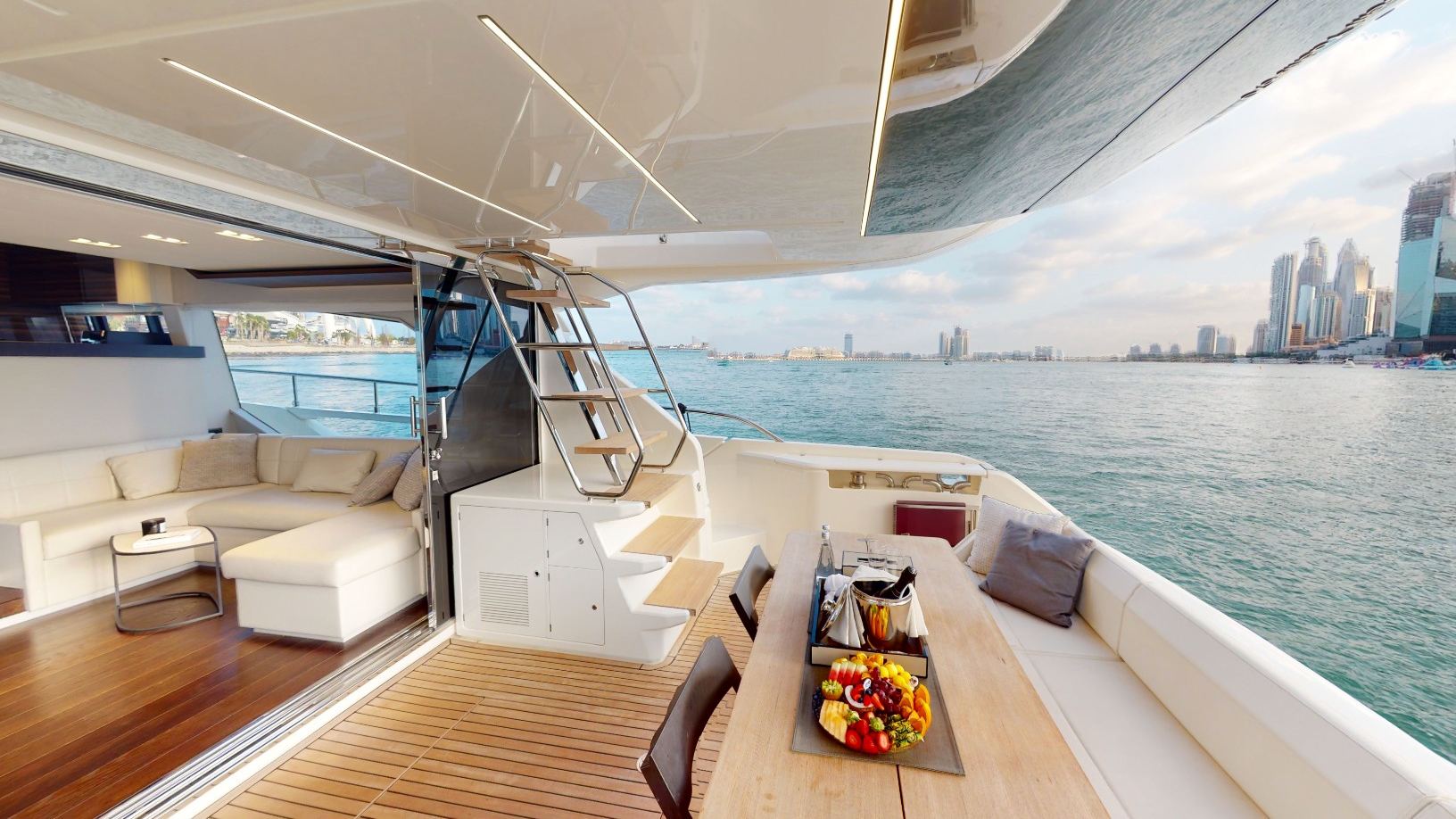 Photo 13 of Ferretti 67 ft