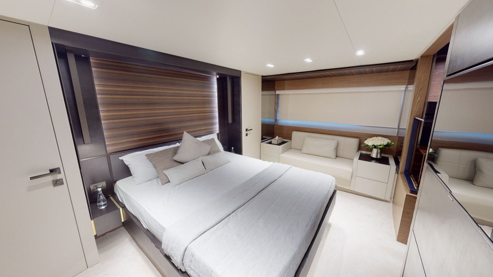 Photo 15 of Ferretti 67 ft