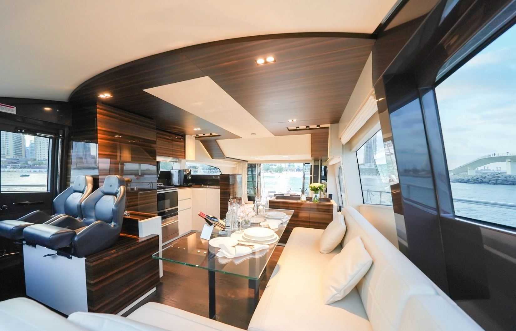 Photo 14 of Ferretti 67 ft