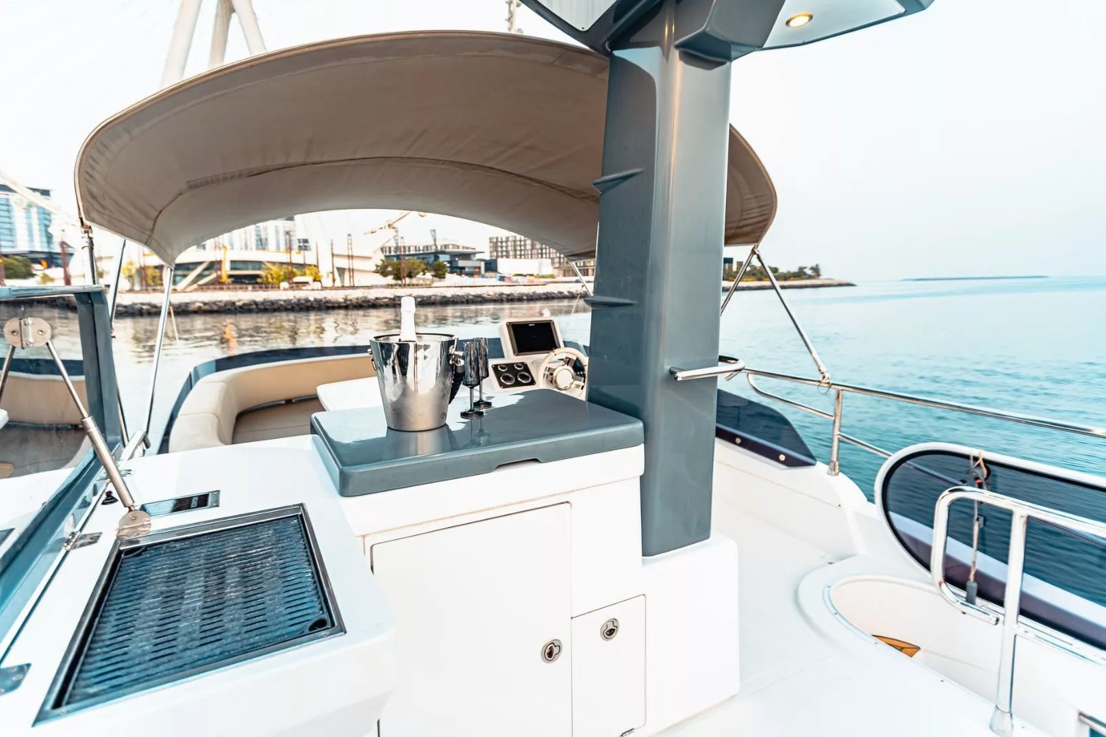 Photo 12 of Azimut Magellano 43 ft