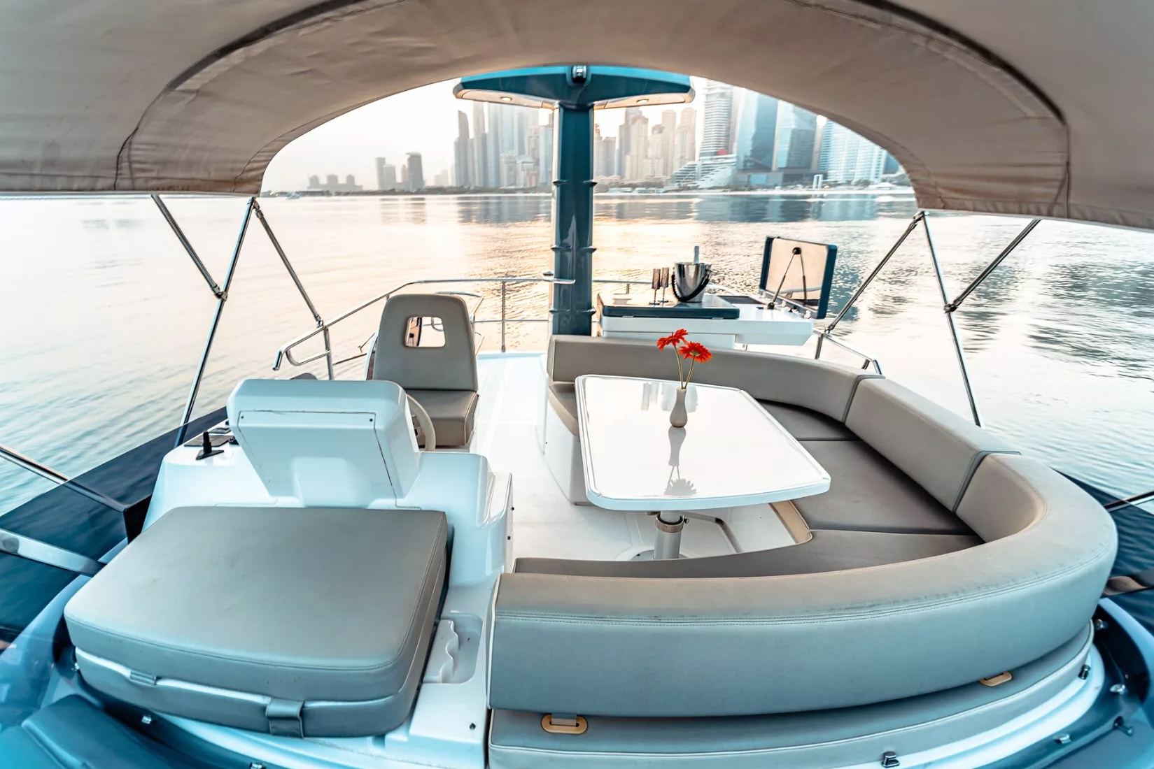 Photo 10 of Azimut Magellano 43 ft